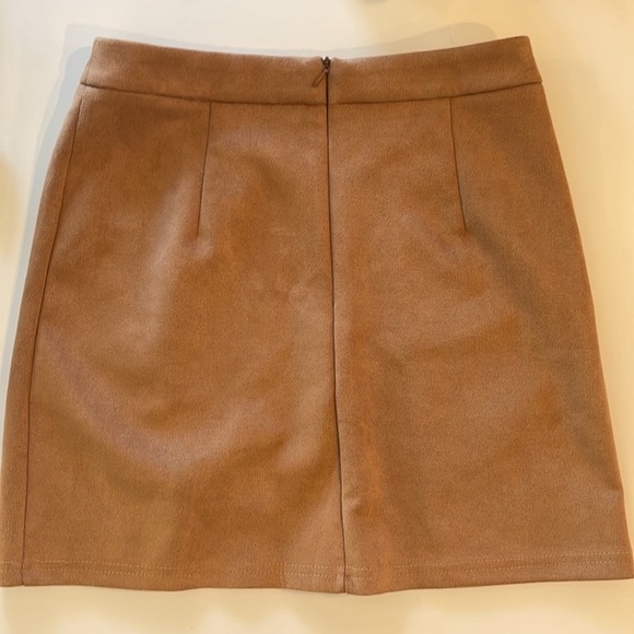 Elegant Brown Women's Skirt - Picture 3 of 3